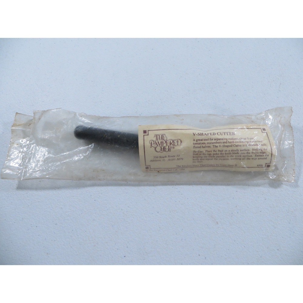 Pampered Chef V Shaped Cutter Fruit Vegetable Garnish 1160 Vintage 1994